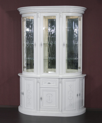 Витрина трехдверная Милан 11-01 фото Витрина трехдверная Милан 11-01. Фото