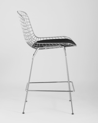 Стул полубарный с низкой спинкой Bertoia хромированный с черной подушкой фото Стул полубарный с низкой спинкой Bertoia хромированный с черной подушкой. Фото №4