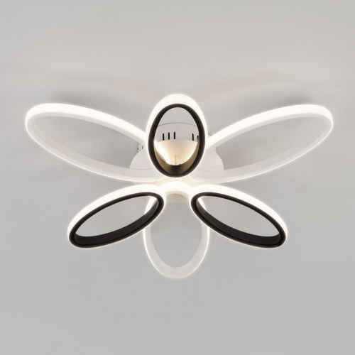 Потолочная люстра Eurosvet Blade 90137/6 белый/чёрный 65W. Фото №1